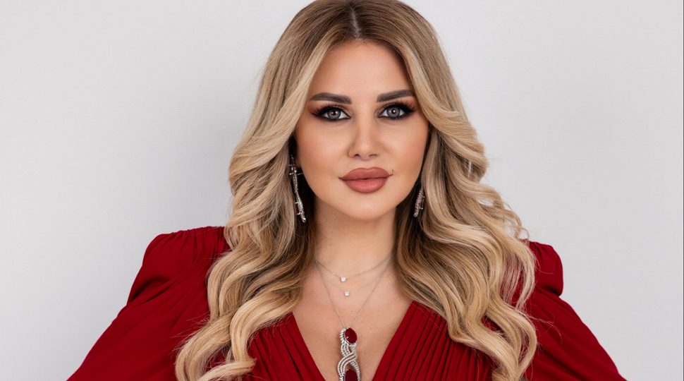 السوسن العالمية تمنح الإعلامية إيڤا مقدسي لقب Miss influencer lebanon 2023