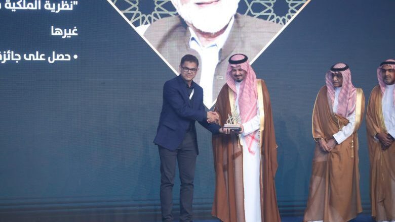 بتشريف أمير منطقة المدينة المنورة وحضور عبدالله كامل ومحي الدين كامل :ندوة البركة (45 ) تُكرّم د .محمد صديقي تقديرًا لإسهاماته في تعزيز الاقتصاد الإسلامي عالميًا
