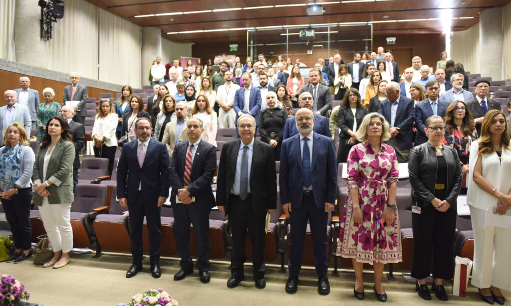 مؤتمر في الجامعة الأميركية في بيروت يستكشف سُبُلَ استعادة الثقة المالية بلبنان (خبر صحفي – مؤتمر في الجامعة الجديدة في بيروت يستكشف سُبُلَ الثقة المالية بلبنان مؤتمر في الجامعة الأميركية في بيروت يستكشف سُبُلَ استعادة الثقة المالية بلبنان (خبر صحفي – مؤتمر في الجامعة الجديدة في بيروت يستكشف سُبُلَ الثقة المالية بلبنان