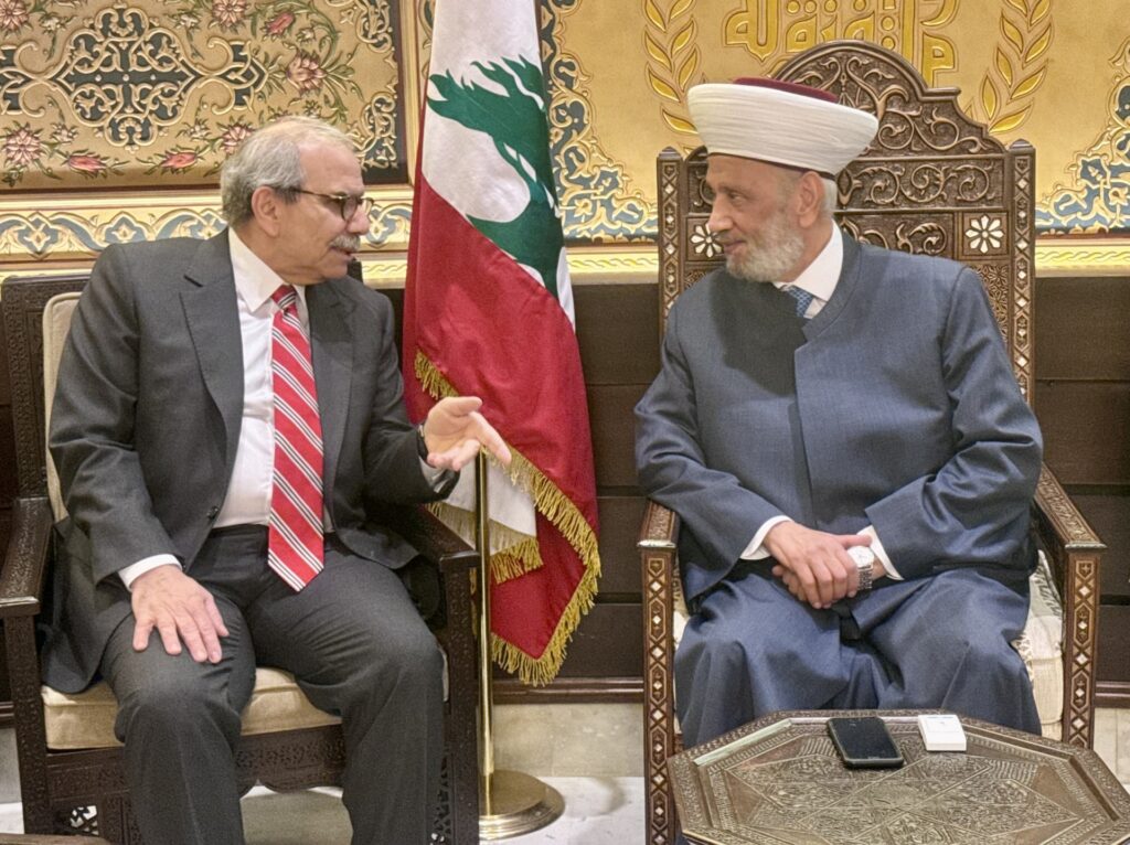 “نواف سلام في دار الفتوى: الإصلاح مستمر… والموقوفون يطرقون باب العدالة!” “نواف سلام في دار الفتوى: الإصلاح مستمر… والموقوفون يطرقون باب العدالة!”