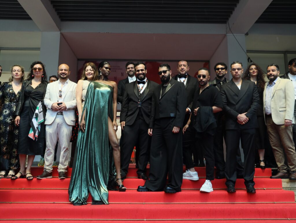 إشادات نقدية للفيلم المصري عائشة لا تستطيع الطيران في نظرة ما بمهرجان كان السينمائي الدولي إشادات نقدية للفيلم المصري عائشة لا تستطيع الطيران في نظرة ما بمهرجان كان السينمائي الدولي