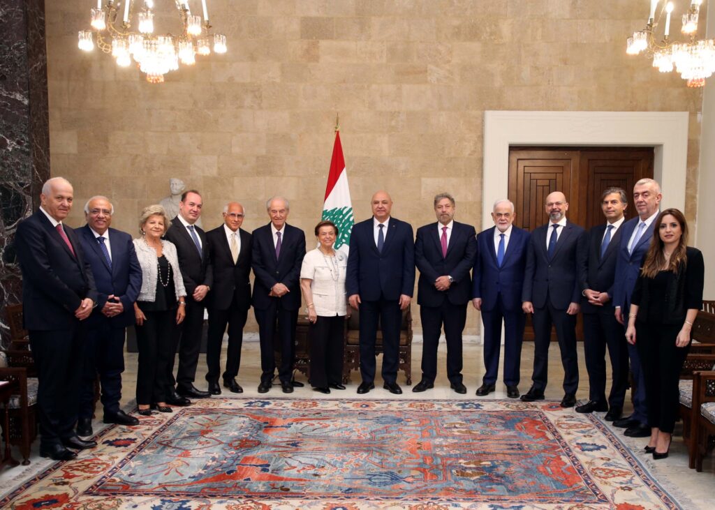 الرئيس عون اطلع من الوزيرين عيسى الخوري ومرقص على اوضاع وزارتيهما ومن الشيخ قدور على جهود المجلس الإسلامي العلوي لرعاية النازحين الرئيس عون اطلع من الوزيرين عيسى الخوري ومرقص على اوضاع وزارتيهما ومن الشيخ قدور على جهود المجلس الإسلامي العلوي لرعاية النازحين