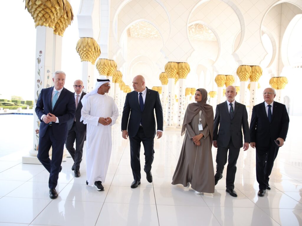 الرئيس عون عاد الى بيروت مختتما زيارة رسمية الى الامارات: مواقف الشيخ محمد تركت عميق الأثر في نفسي وانعكاساتها ستكون إيجابية الرئيس عون عاد الى بيروت مختتما زيارة رسمية الى الامارات: مواقف الشيخ محمد تركت عميق الأثر في نفسي وانعكاساتها ستكون إيجابية