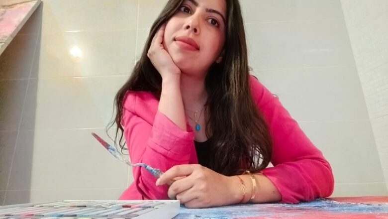الفنانة التشكيلية سناء قرواش.. حين يُصبح اللون اعترافًا واللوحة ملاذًا للروح