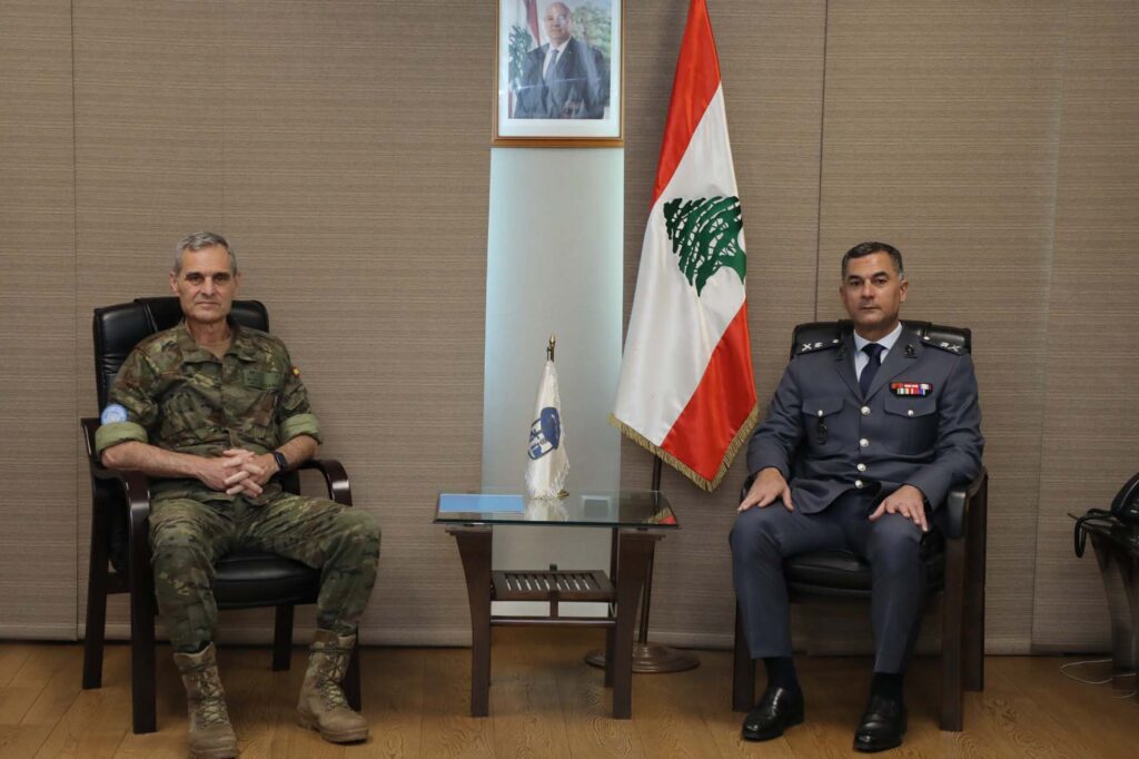 اللواء عبدالله استقبل قائد قوّة الأمم المتّحدة المؤقتة في لبنان اللواء عبدالله استقبل قائد قوّة الأمم المتّحدة المؤقتة في لبنان
