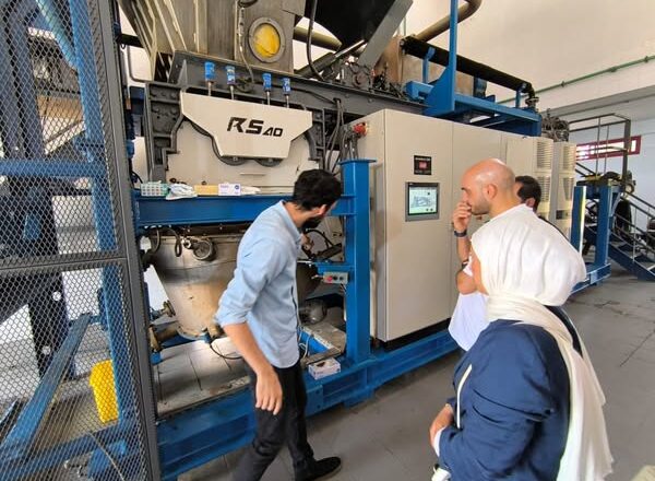 المرشح عمر مرجان يزور معمل فرز النفايات الطبية ويؤكد على أهمية دعم المشاريع البيئية