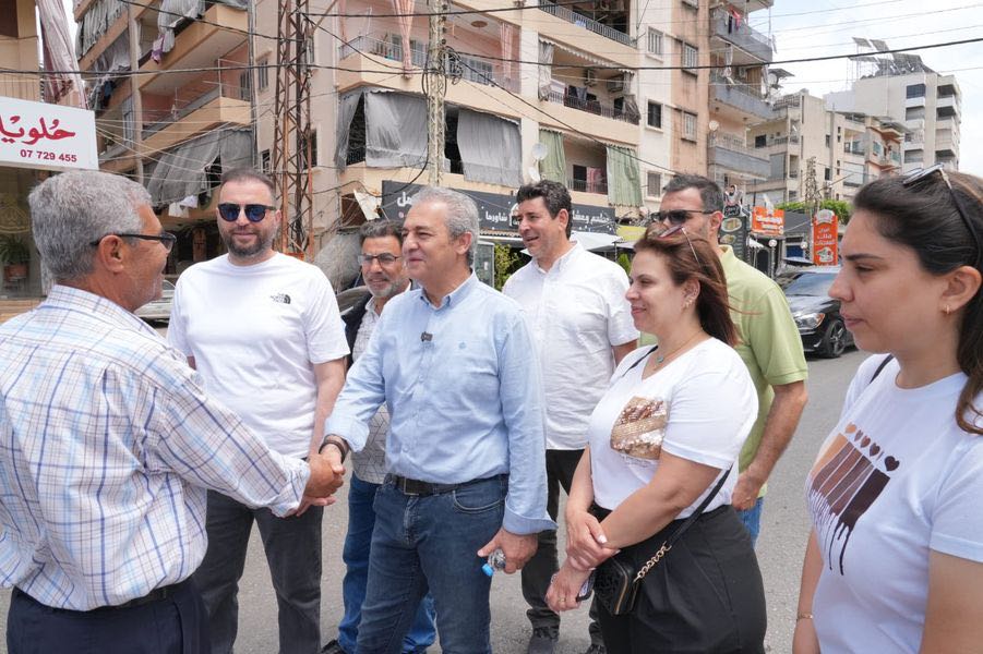 المرشح لرئاسة بلدية صيدا مصطفى حجازي وأعضاء لائحة “سوا لصيدا” جالوا في حي البراد وسط المدينة جالت لائحة “سوا لصيدا” برئاسة المرشح لرئاسة البلدية المهندس مصطفى حجازي في حي البراد في وسط المدينة. المرشح لرئاسة بلدية صيدا مصطفى حجازي وأعضاء لائحة “سوا لصيدا” جالوا في حي البراد وسط المدينة جالت لائحة “سوا لصيدا” برئاسة المرشح لرئاسة البلدية المهندس مصطفى حجازي في حي البراد في وسط المدينة.