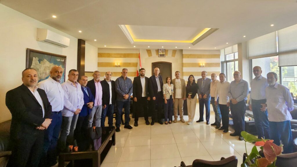 انتخاب نضال الجردي رئيساً لبلدية مدينة الشويفات وفادي كرم نائباً للرئيس انتخاب نضال الجردي رئيساً لبلدية مدينة الشويفات وفادي كرم نائباً للرئيس