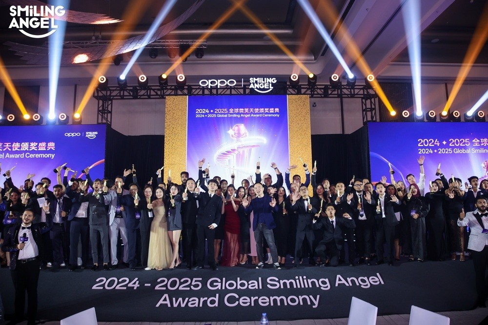برنامج Smiling Angel من OPPO يكرّم الموظفين المتميزين في الخطوط الأمامية الذين يضفون لمسة إنسانية على تجربة التكنولوجيا برنامج Smiling Angel من OPPO يكرّم الموظفين المتميزين في الخطوط الأمامية الذين يضفون لمسة إنسانية على تجربة التكنولوجيا
