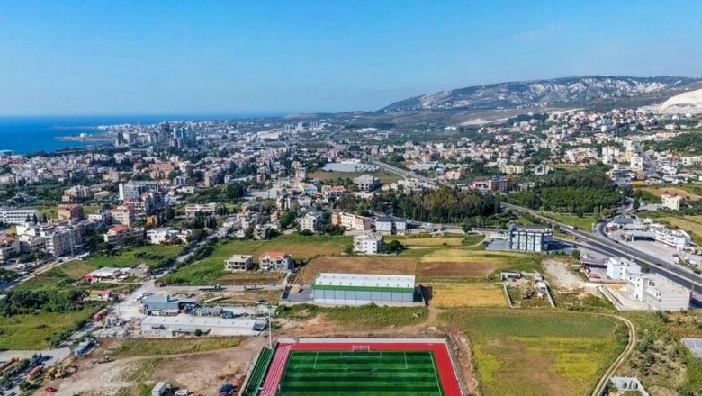بين الثورة والحرب وكورونا: ملعب شكا يتحدى المستحيل