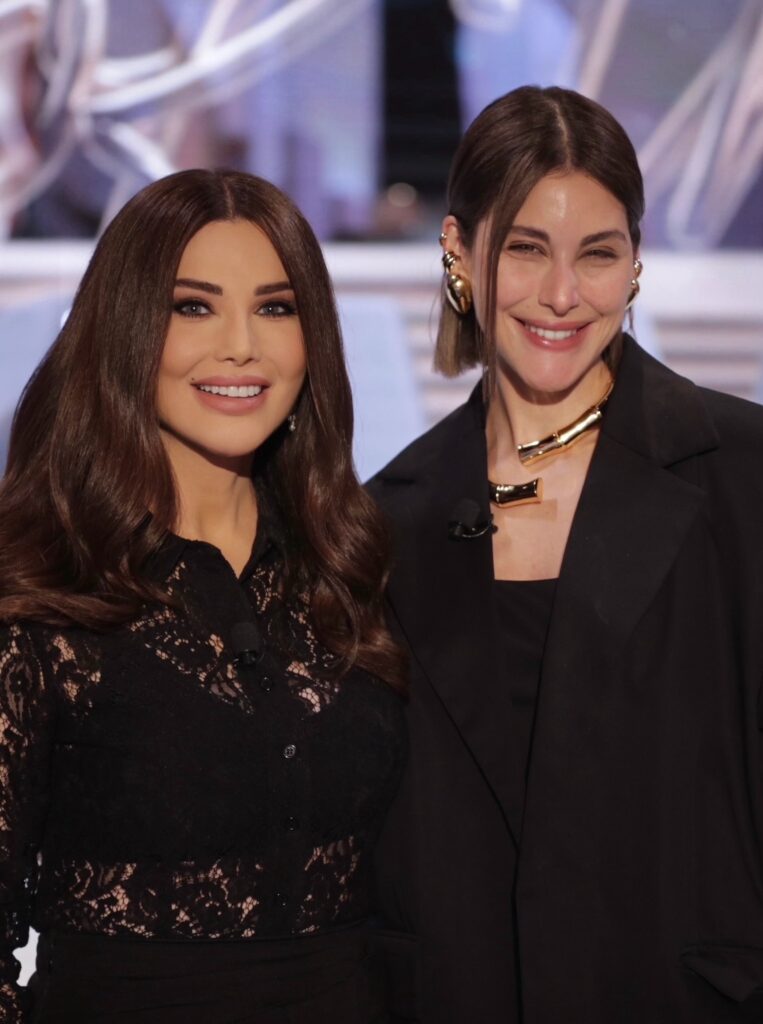 تجرّأت نور عريضة على إزالة المكياج على الهواء مباشرة خلال مقابلة تلفزيونية وظهرت بوجه خالٍ تمامًا من أي مستحضرات تجميل تجرّأت نور عريضة على إزالة المكياج على الهواء مباشرة خلال مقابلة تلفزيونية وظهرت بوجه خالٍ تمامًا من أي مستحضرات تجميل