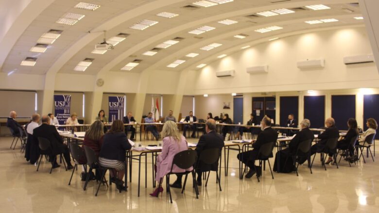 طاولة مستديرة حول “مصلحة الطفل الفضلى” مع رؤساء المحاكم الروحية الاسلامية – المسيحية