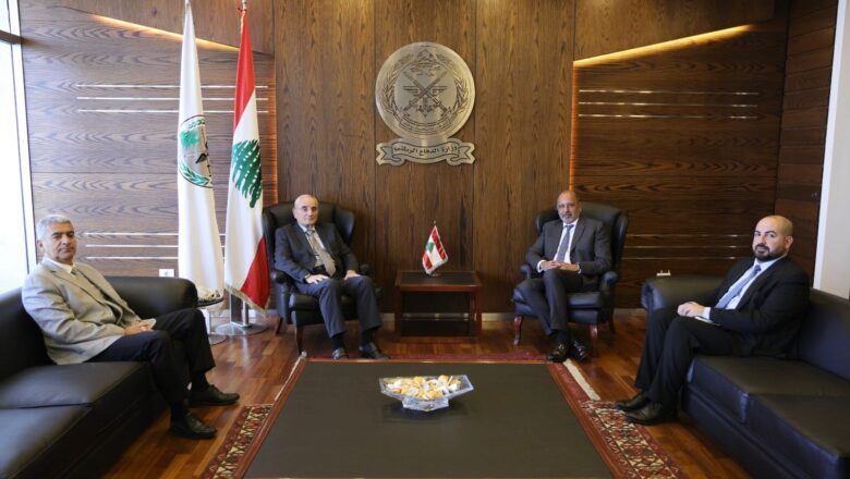 وزير الدفاع الوطني خلال لقاءه المنسق المقيم للأمم المتحدة في لبنان لتمديد مهمة اليونيفيل من دون أي تعديلات