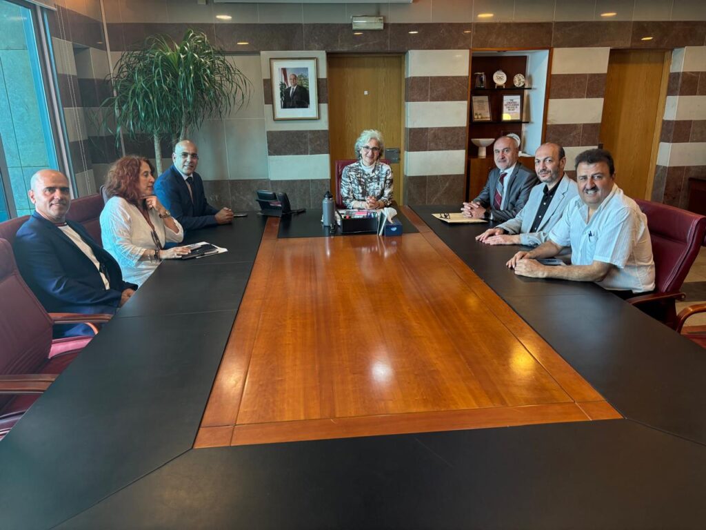 وفد من هيئة المكتب التربوي في”التيار الوطني الحر” يزور وزيرة التربية ويعرض ملفات هامة وفد من هيئة المكتب التربوي في”التيار الوطني الحر” يزور وزيرة التربية ويعرض ملفات هامة