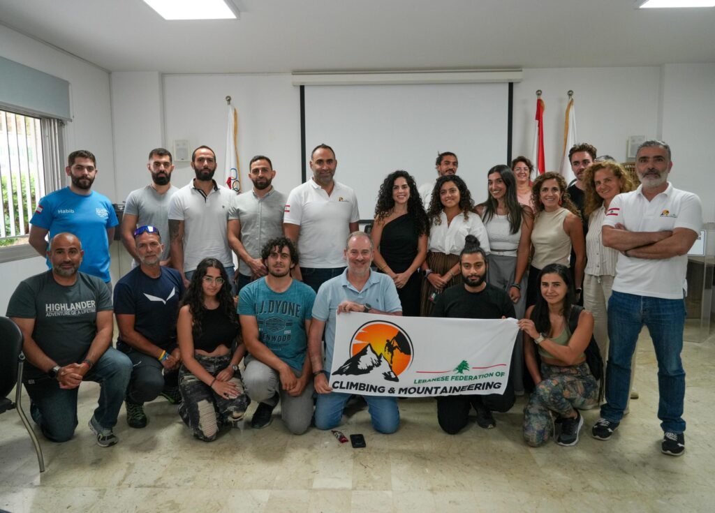 إنجازات عالمية جديدة في تسلق الجبال.. نيللي عطّار أول لبنانية وعربية تتسلق أعلى خمسة قمم في العالم إنجازات عالمية جديدة في تسلق الجبال.. نيللي عطّار أول لبنانية وعربية تتسلق أعلى خمسة قمم في العالم