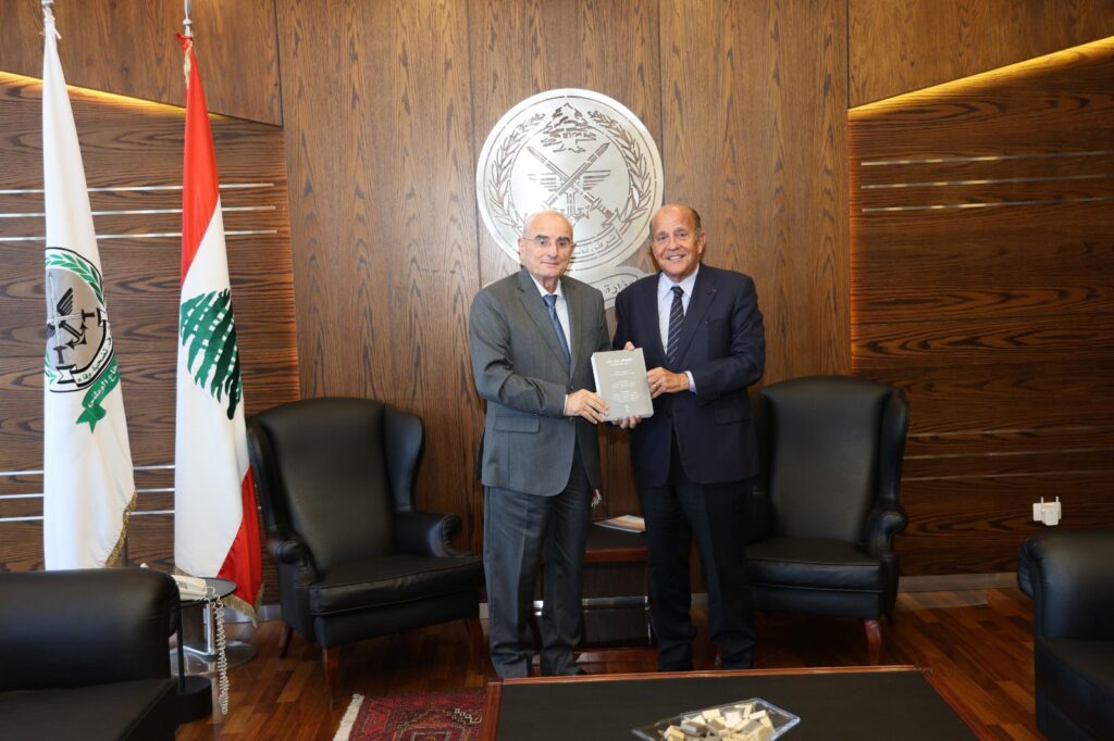 استقبالات وزير الدفاع الوطني استقبالات وزير الدفاع الوطني
