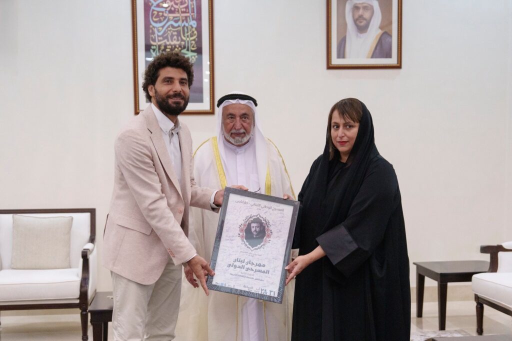سلطان القاسمي مشيداً بدور قاسم إسطنبولي الحائز على جائزة اليونسكو الشارقة للثقافة العربية سلطان القاسمي مشيداً بدور قاسم إسطنبولي الحائز على جائزة اليونسكو الشارقة للثقافة العربية
