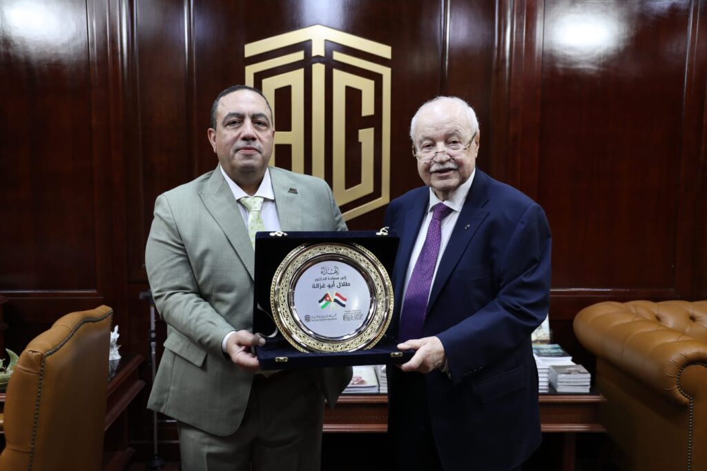 الهيئة العربية للتصنيع و”أبوغزاله للتقنية”: توسعة المصنع المشترك في مصر لإنتاج هواتف ذكية الهيئة العربية للتصنيع و”أبوغزاله للتقنية”: توسعة المصنع المشترك في مصر لإنتاج هواتف ذكية