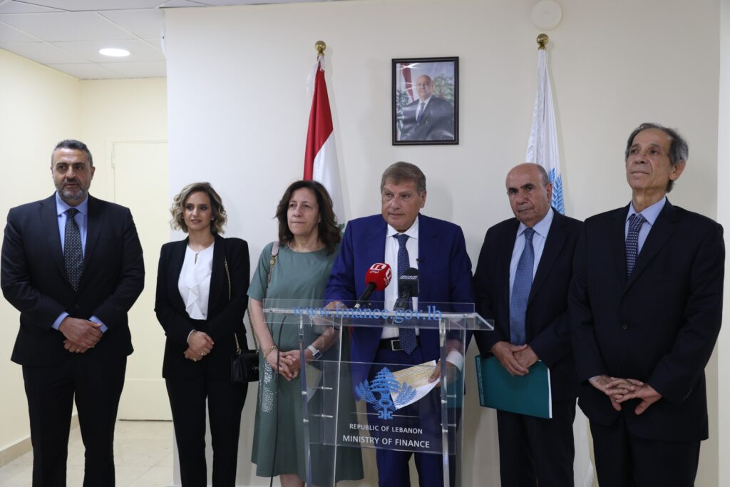 جابر تسلّم من سقلاوي 114 مليون دولار دفعةً أخيرة من أرباح “الريجي” في 2024 جابر تسلّم من سقلاوي 114 مليون دولار دفعةً أخيرة من أرباح “الريجي” في 2024