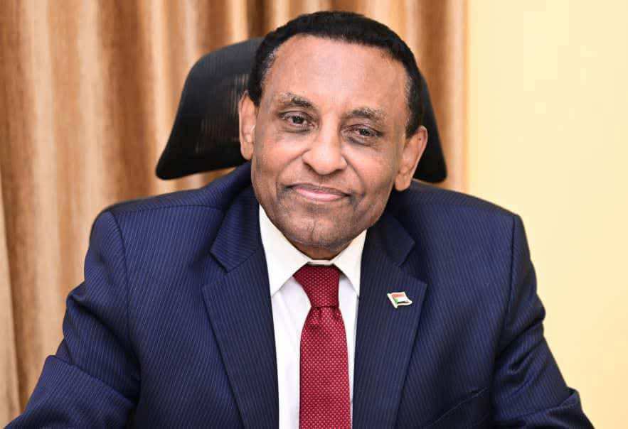 د. كامل ادريس يطمئن على البعثة الدبلوماسية والجالية السودانية بإيران د. كامل ادريس يطمئن على البعثة الدبلوماسية والجالية السودانية بإيران