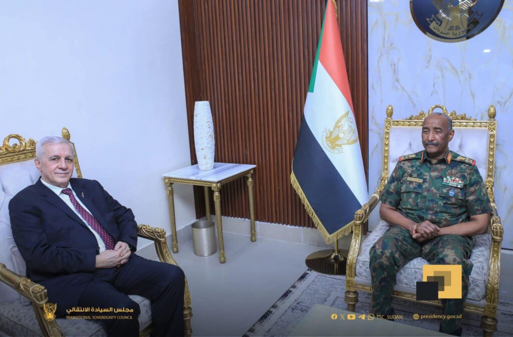 رئيس مجلس السيادة يلتقي السفير الفلسطيني بمناسبة إنتهاء فترة عمله بالسودان رئيس مجلس السيادة يلتقي السفير الفلسطيني بمناسبة إنتهاء فترة عمله بالسودان