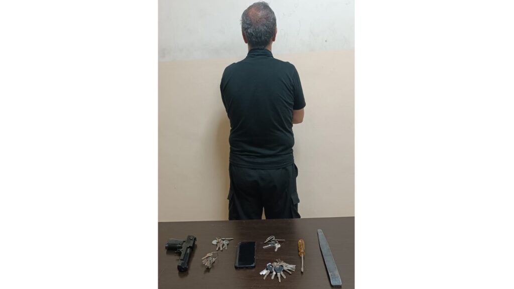 في طرابلس، شعبة المعلومات توقف شخصًا ينشط بسرقة السيارات والمحال التجارية في طرابلس، شعبة المعلومات توقف شخصًا ينشط بسرقة السيارات والمحال التجارية