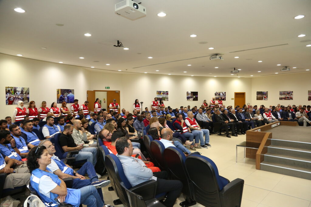 مؤتمر وطني لفرق الاستجابة للطوارئ المجتمعية (مؤتمر وطني لفرق التنسيق للطوارئ المجتمعية) مؤتمر وطني لفرق الاستجابة للطوارئ المجتمعية (مؤتمر وطني لفرق التنسيق للطوارئ المجتمعية)