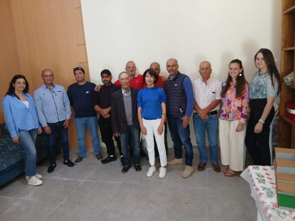 ورشة عمل في تنورين الفوقا حول الزراعة المستدامة: العناية بالأرض من الأرض ورشة عمل في تنورين الفوقا حول الزراعة المستدامة: العناية بالأرض من الأرض
