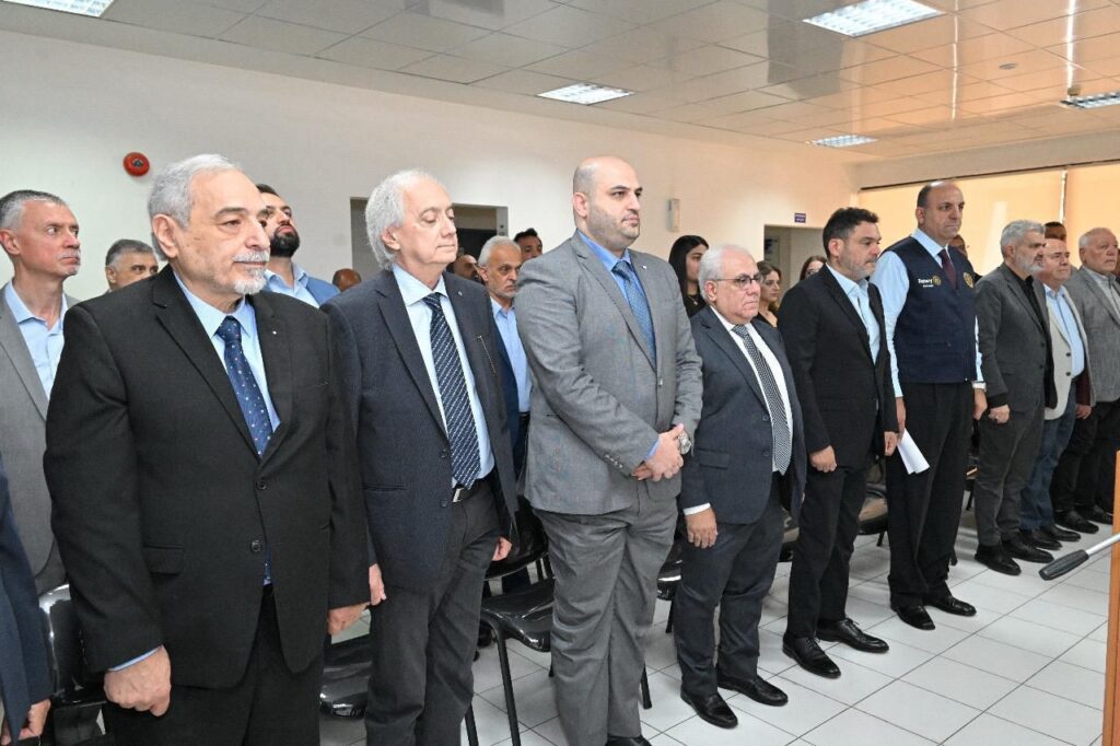 وزير الصحة خلال ازاحة الستارة عن معدات طبية مقدمة من روتاري لغرفة طوارئ مستشفى كسروان: الصحة مسؤولية جماعية وزير الصحة خلال ازاحة الستارة عن معدات طبية مقدمة من روتاري لغرفة طوارئ مستشفى كسروان: الصحة مسؤولية جماعية