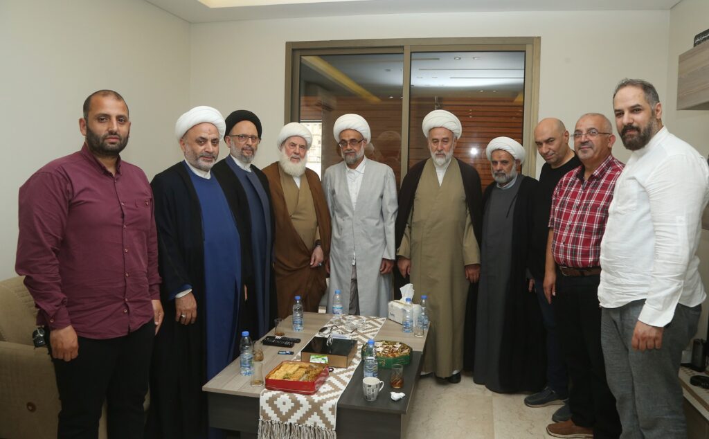 وفد من مؤسسة المرجع فضل الله زار الشيخ عودي مستنكرا الاعتداء عليه العلامة فضل الله: لردع كل من يمس التنوع على صعيد الوطن أو الطائفة وفد من مؤسسة المرجع فضل الله زار الشيخ عودي مستنكرا الاعتداء عليه العلامة فضل الله: لردع كل من يمس التنوع على صعيد الوطن أو الطائفة